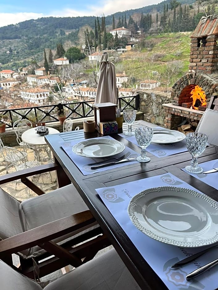 ŞİRİNCE BAHÇE OTEL