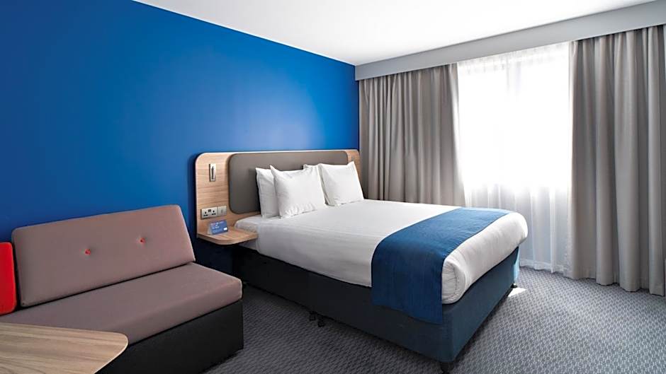 Holiday Inn Express Poole By IHG