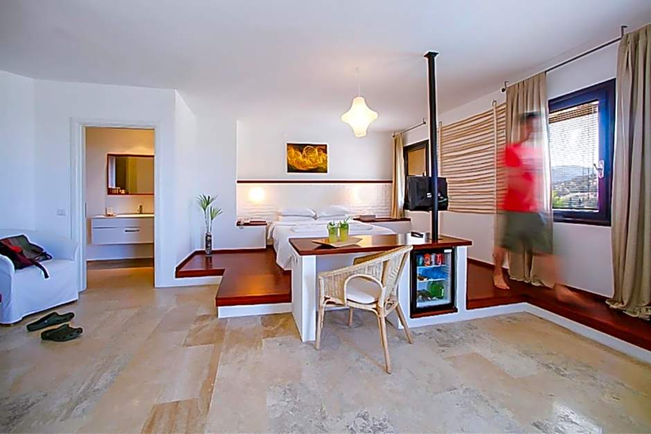 4reasons hotel + bistro | 12+