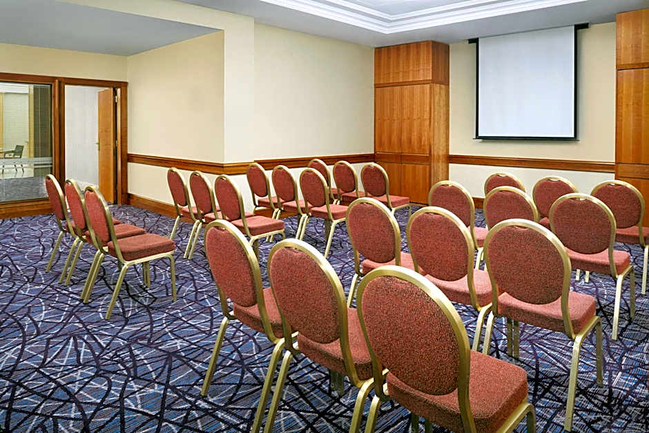 Sheraton Skyline Hotel London Heathrow