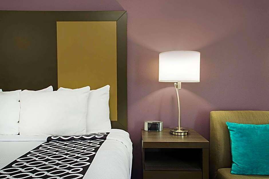 La Quinta Inn & Suites by Wyndham Lake Charles-Westlake