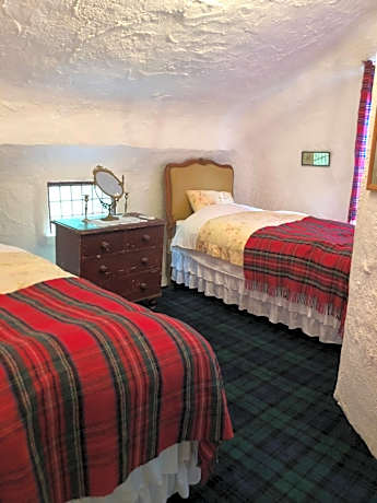 Standard Twin Room with Garden View