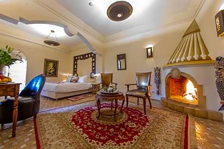 Deluxe Suite