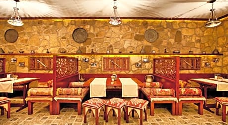 Shah Palace Luxury Museum Hotel