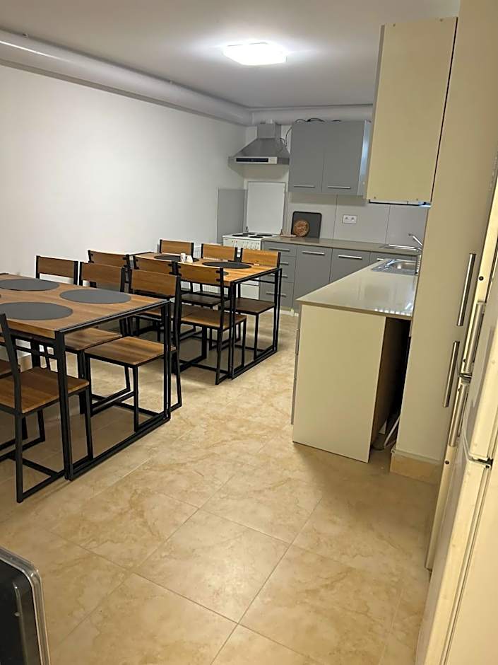 Hostel 24 Miejsca Parkingowe Noclegi Pracownicze.