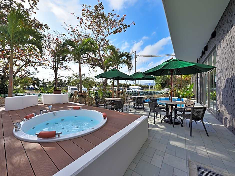 Green Rich Hotel Okinawa Nago (Artificial hot spring Futamata Yunohana)
