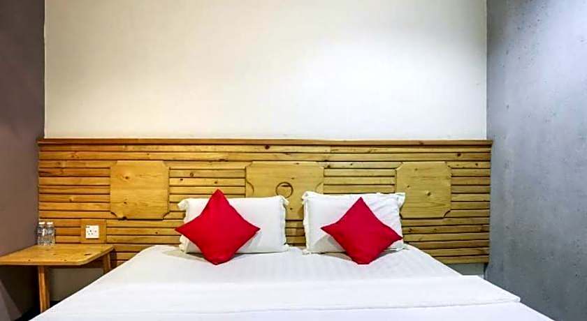 OYO 89454 Hotel Pavilion Inn