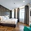 Budapest Eye- Boutique Suites, by BQA