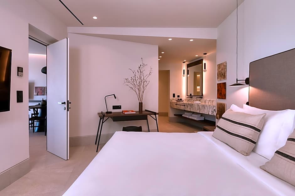 Domes Novos Santorini, Autograph Collection