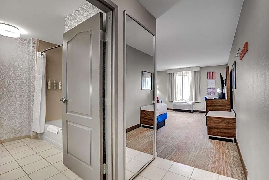 Hampton Inn & Suites Peru