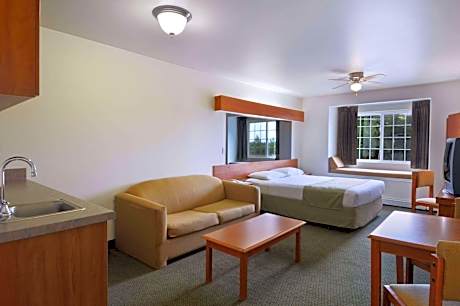 1 Queen Bed Standard Suite Non Smoking