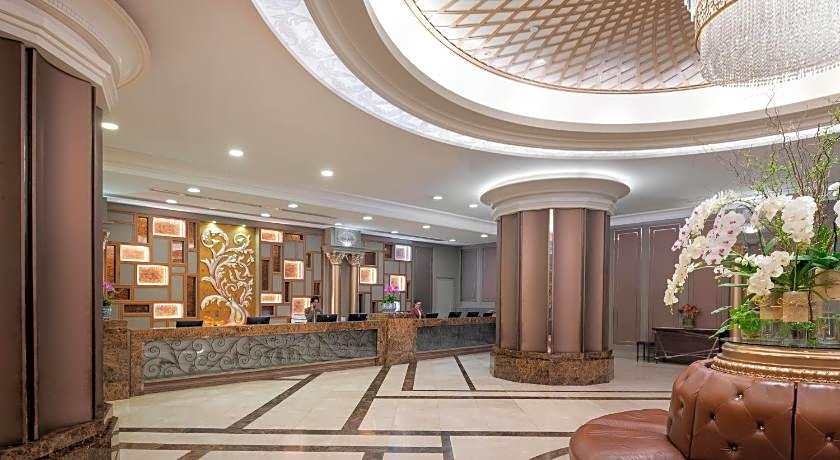 The Berkeley Hotel Pratunam (SHA Plus)