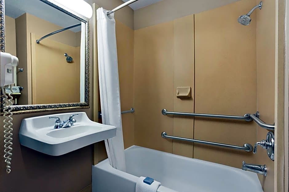 Wingate by Wyndham Bentonville Airport