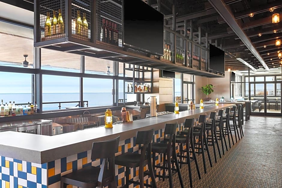 Delta Hotels by Marriott Virginia Beach Bayfront Suites