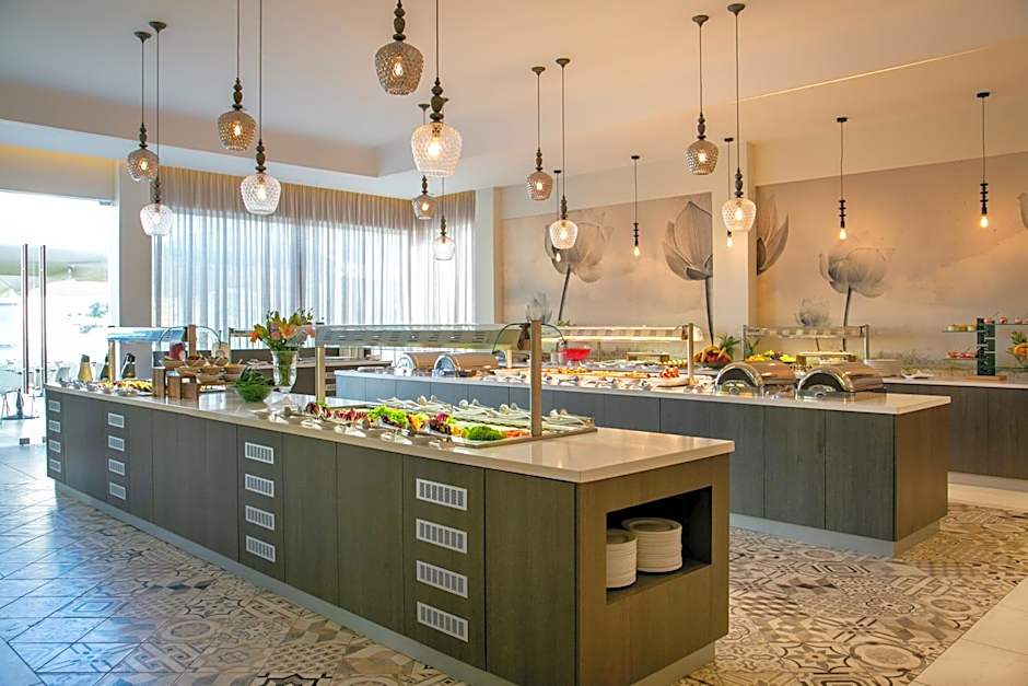 Vangelis Hotel & Suites