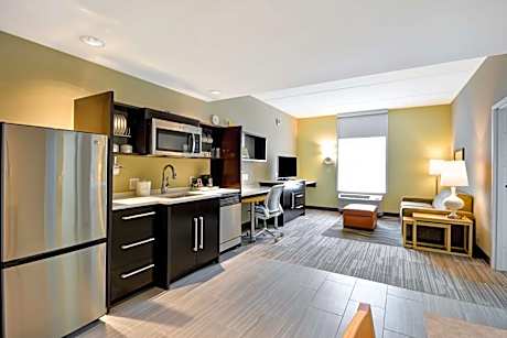 One-Bedroom King Suite - Non-Smoking