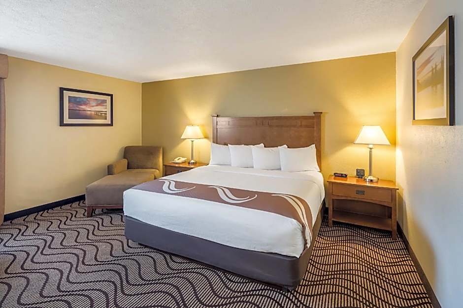 Photo 1 of 4 of 1 King Bed Suite