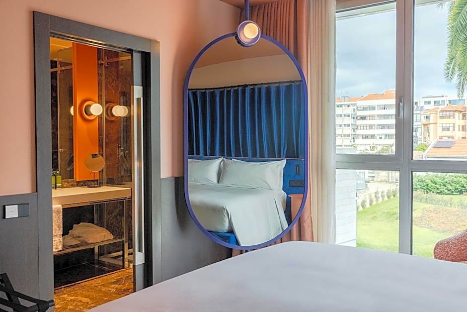 Cenica Porto Hotel, Curio Collection by Hilton