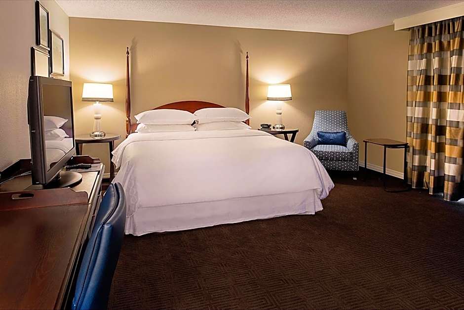 Sheraton Westport Chalet Hotel St. Louis