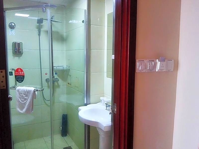 Greentree Inn Shandong Zibo Railway Sta
