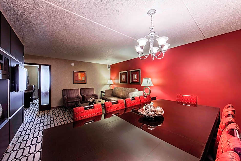 Delta Hotels by Marriott Fargo