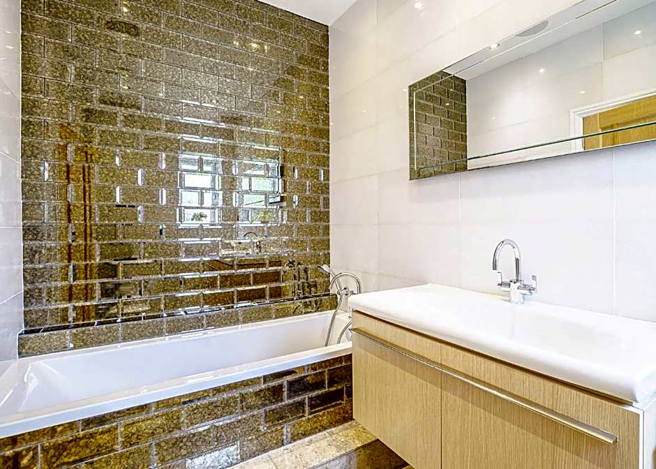 Ladera Retreat Lodges