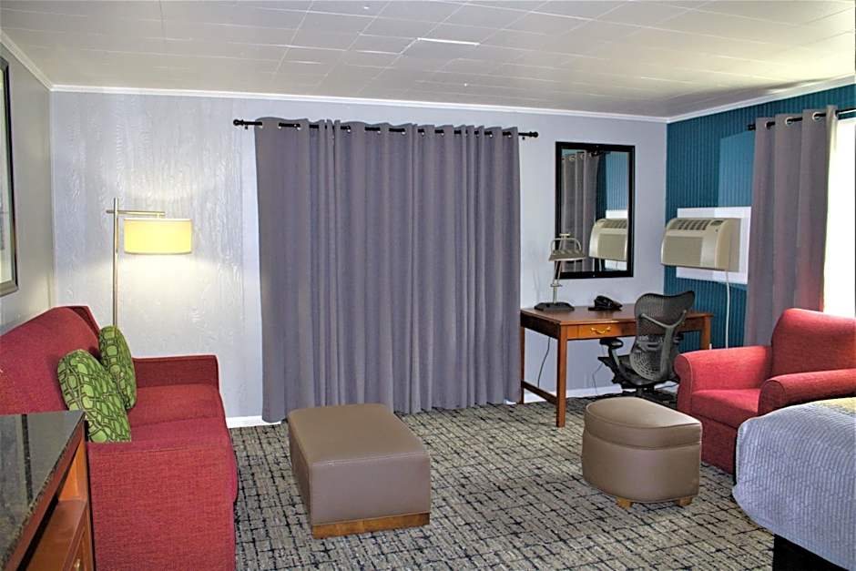 Hometowne Inn & Suites