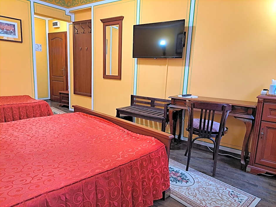 Family Hotel at Renaissance Square