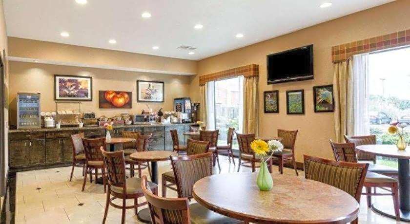 Comfort Inn & Suites Winnie