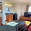 Carlyle Inn & Suites