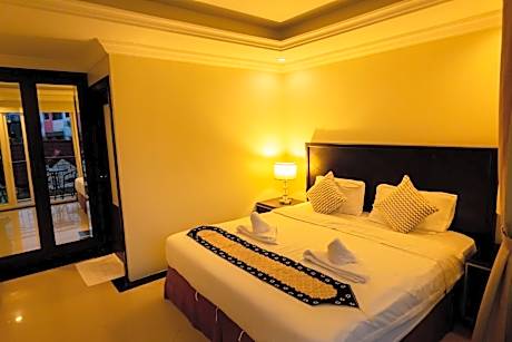 Deluxe Queen Room