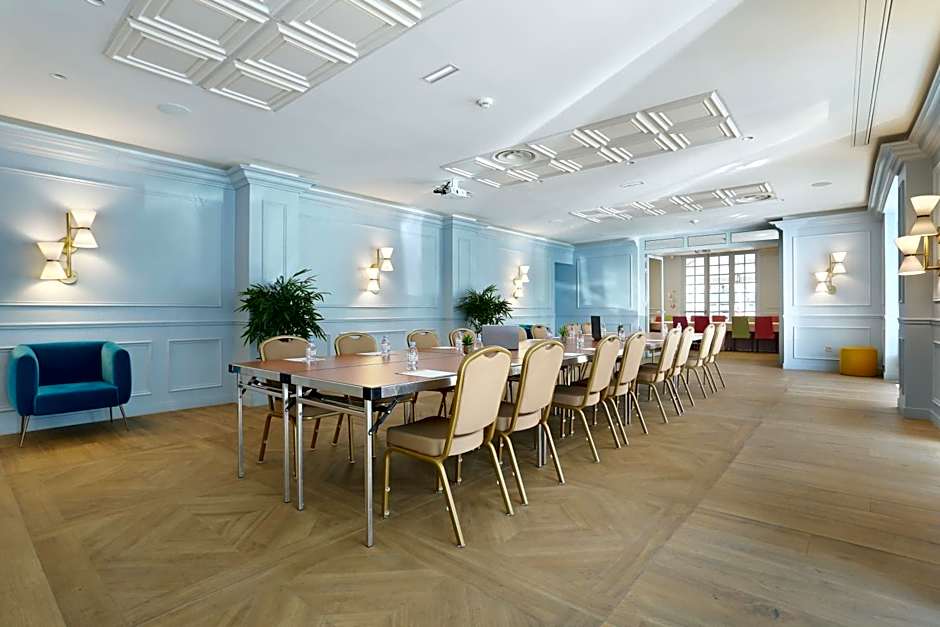 Hôtel du Cheval Blanc - Paris Marne La Vallée