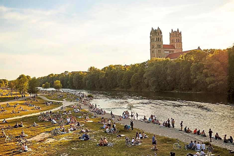 The Flushing Meadows Hotel