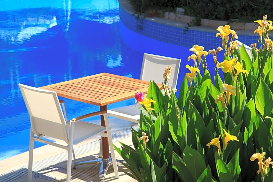 Zeytinada Hotel