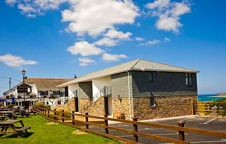 The Pickwick Inn & Oliver's Restaurant