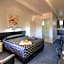 Twin Swans Motel