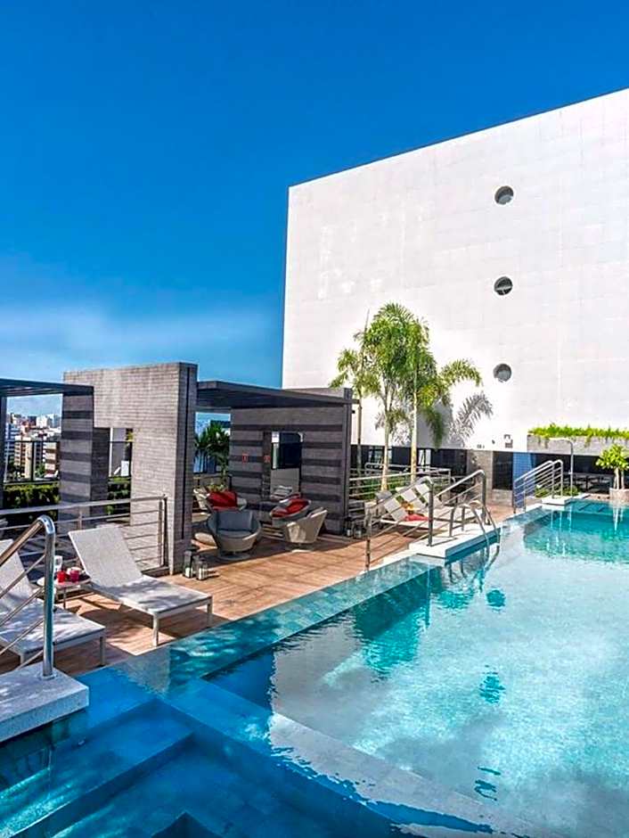 TIME - 718 · TIME - Luxo e sofisticação na praia de Ponta Verde