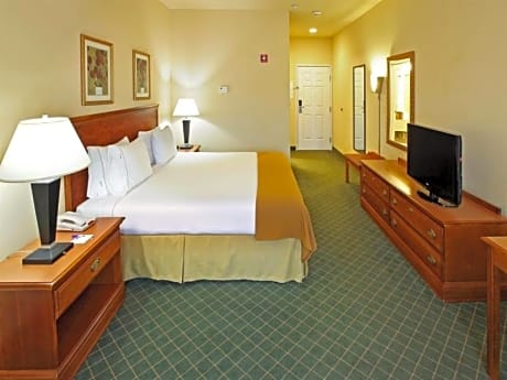 1 King Bed Standard Mobility Access Tub