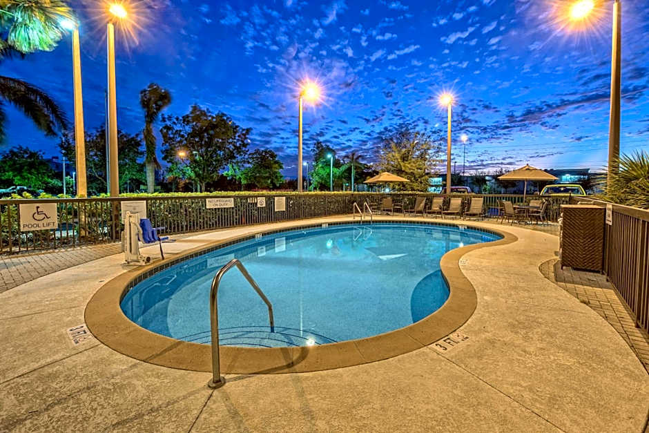 Fairfield Inn & Suites by Marriott Naples