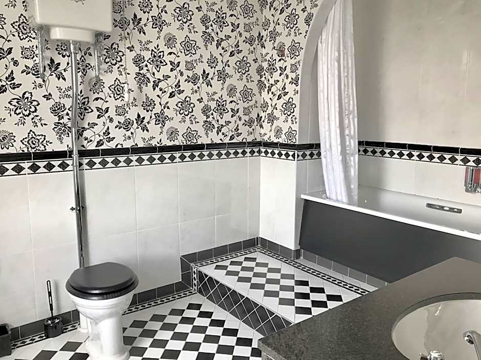 Loftsome Bridge Hotel