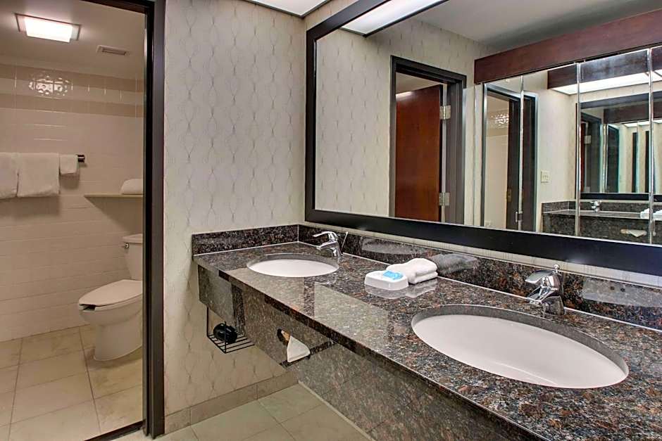 Heritage Inn & Suites The Woodlands, Trademark by Wyndham