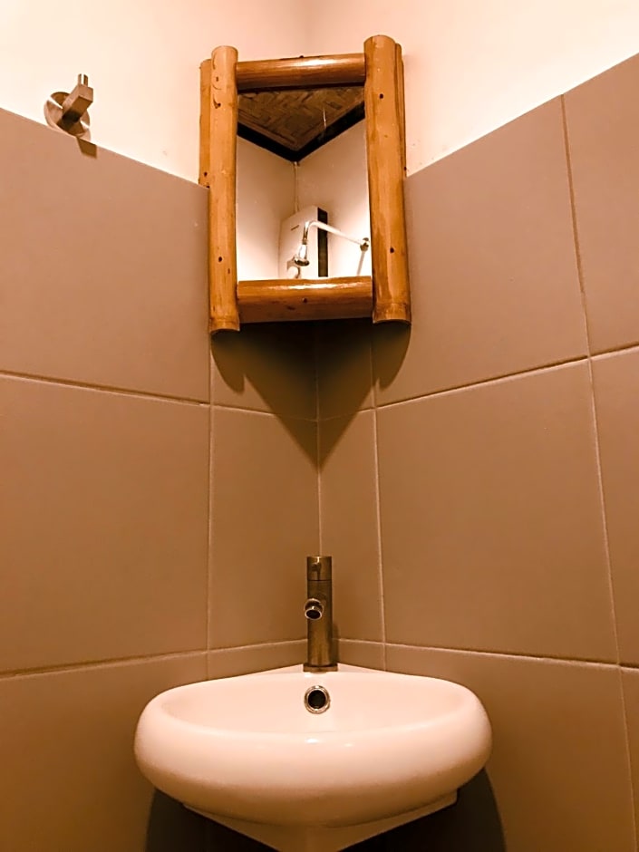 Everyday Sunday Hotel & Cafe