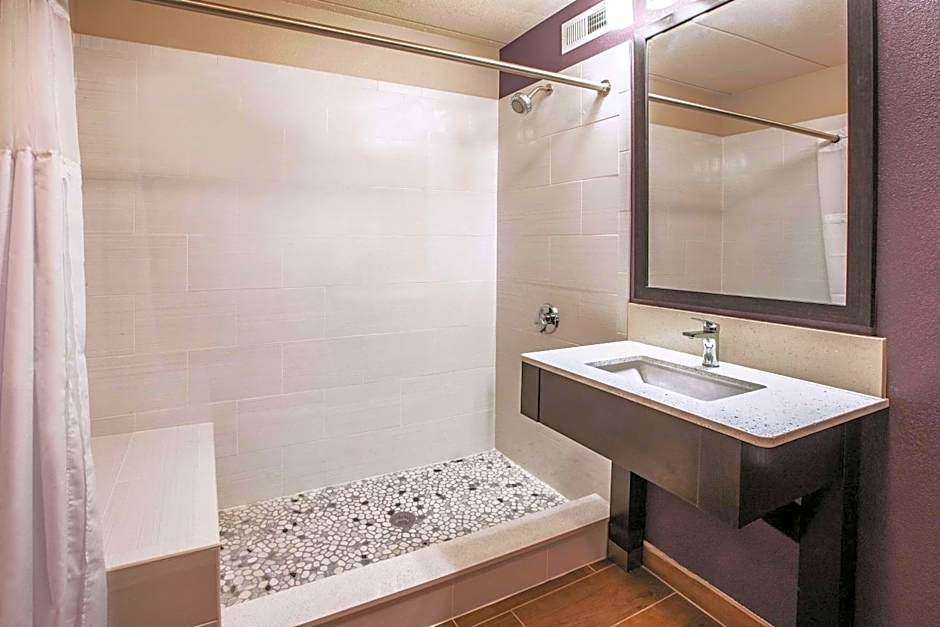 La Quinta Inn & Suites by Wyndham Sturbridge