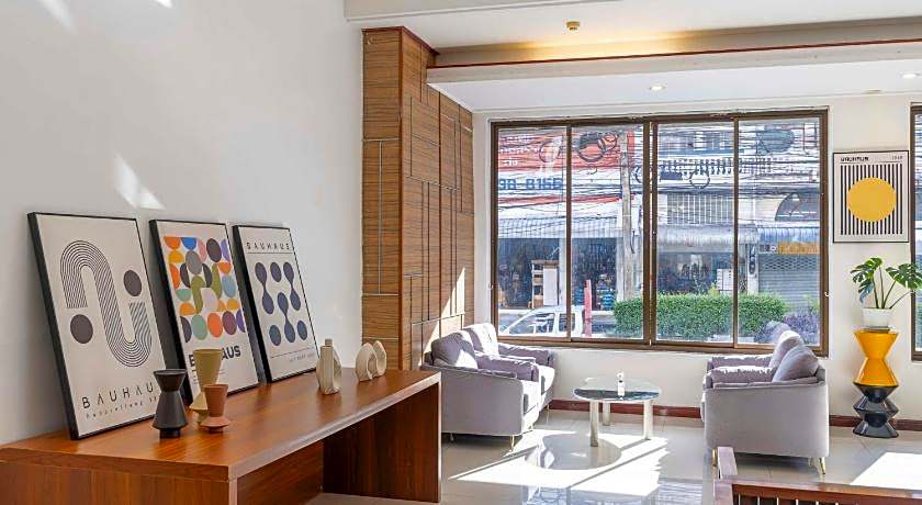 The President Hotel at Chokchai 4