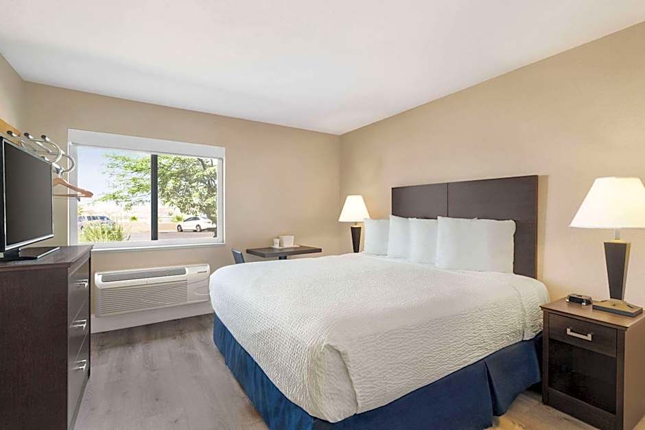 Travelodge by Wyndham Lake Havasu