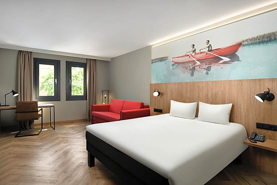 Ibis Budapest Heroes Square Hotel