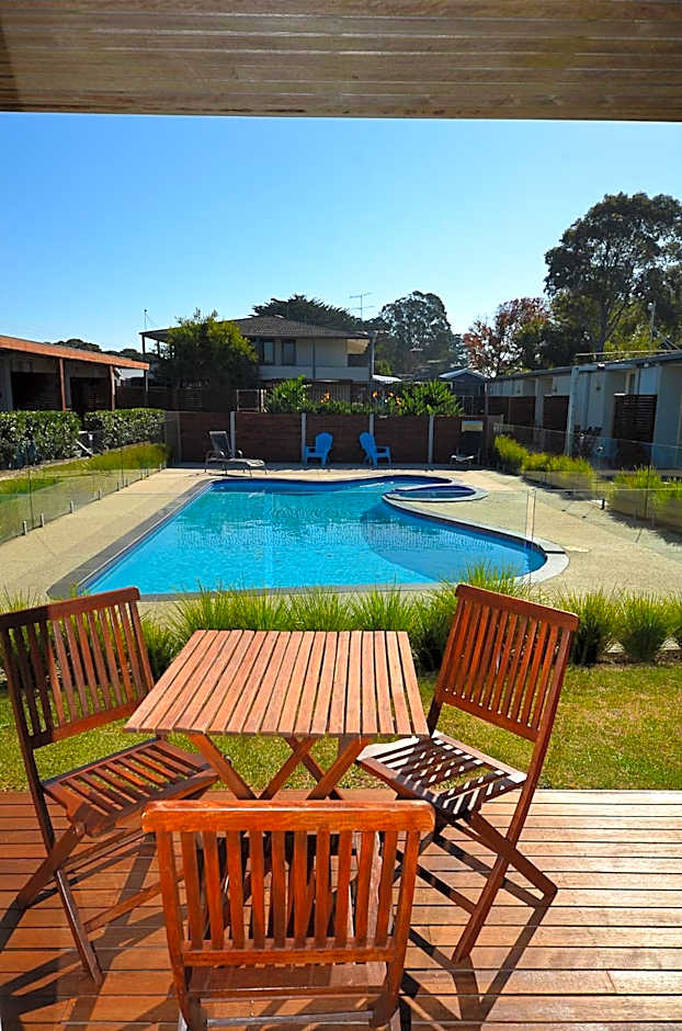 Riverside Ocean Grove Motel Suites and Holiday Cabins