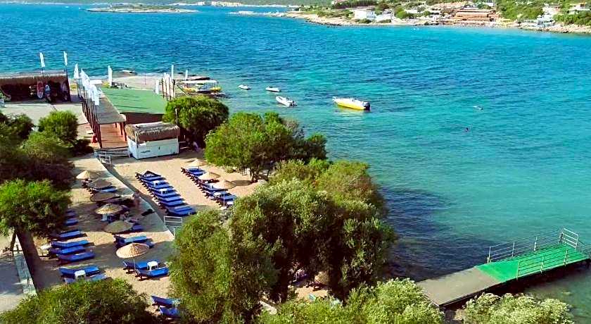 Maya Bistro Hotel & Beach