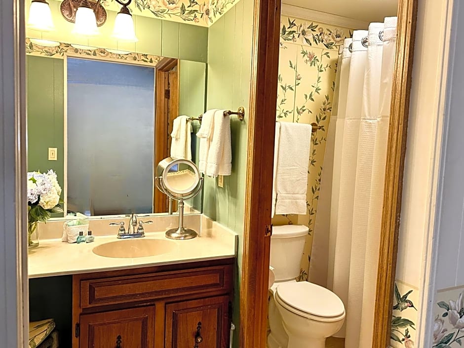 Azalea Garden Inn