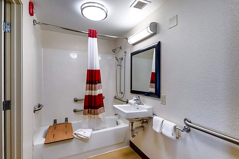 Red Roof Inn - Laredo